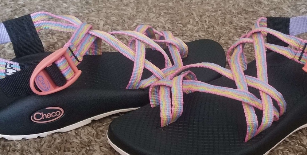 Chaco X2 peach ice cream size 7